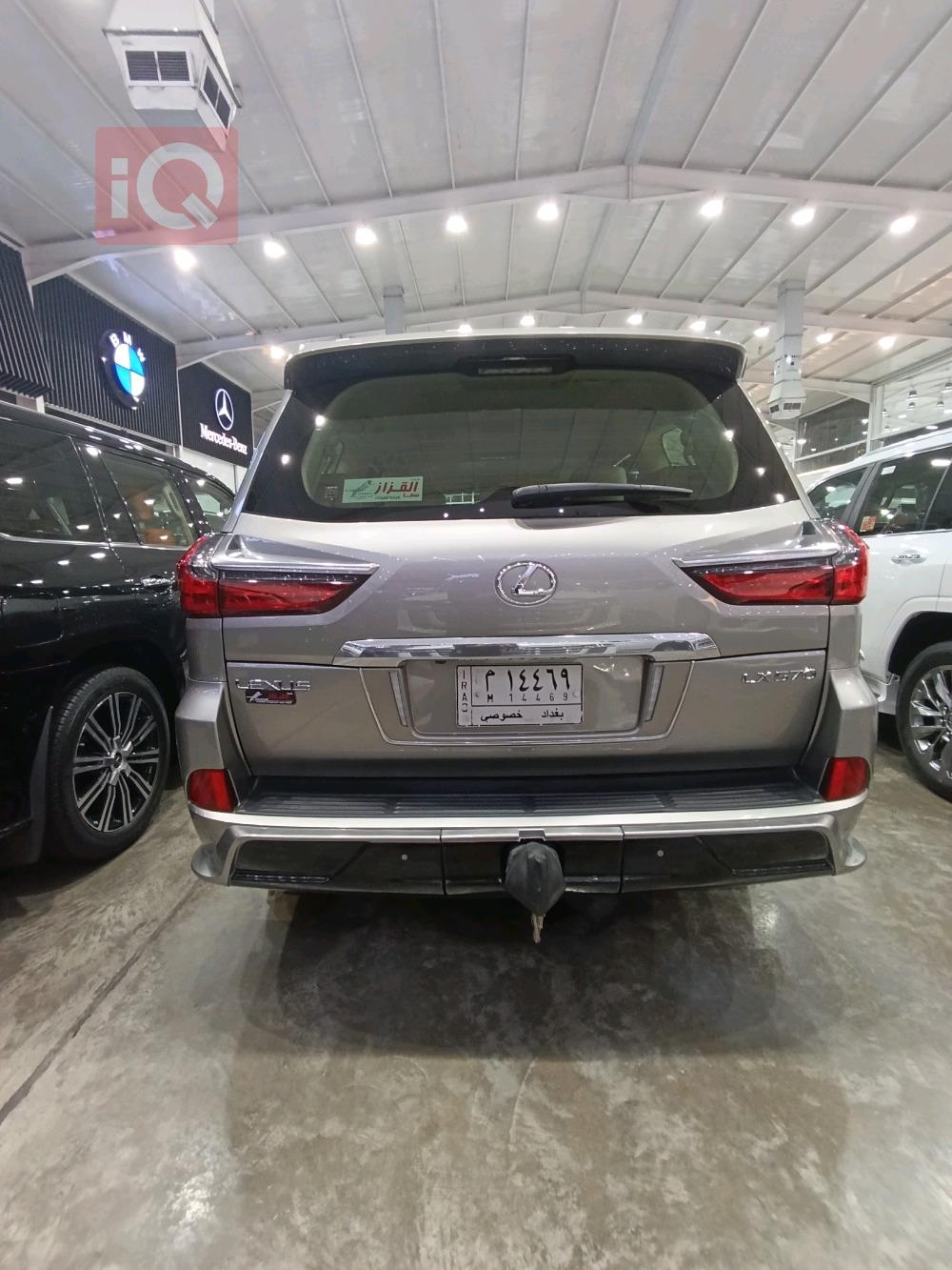 Lexus LX